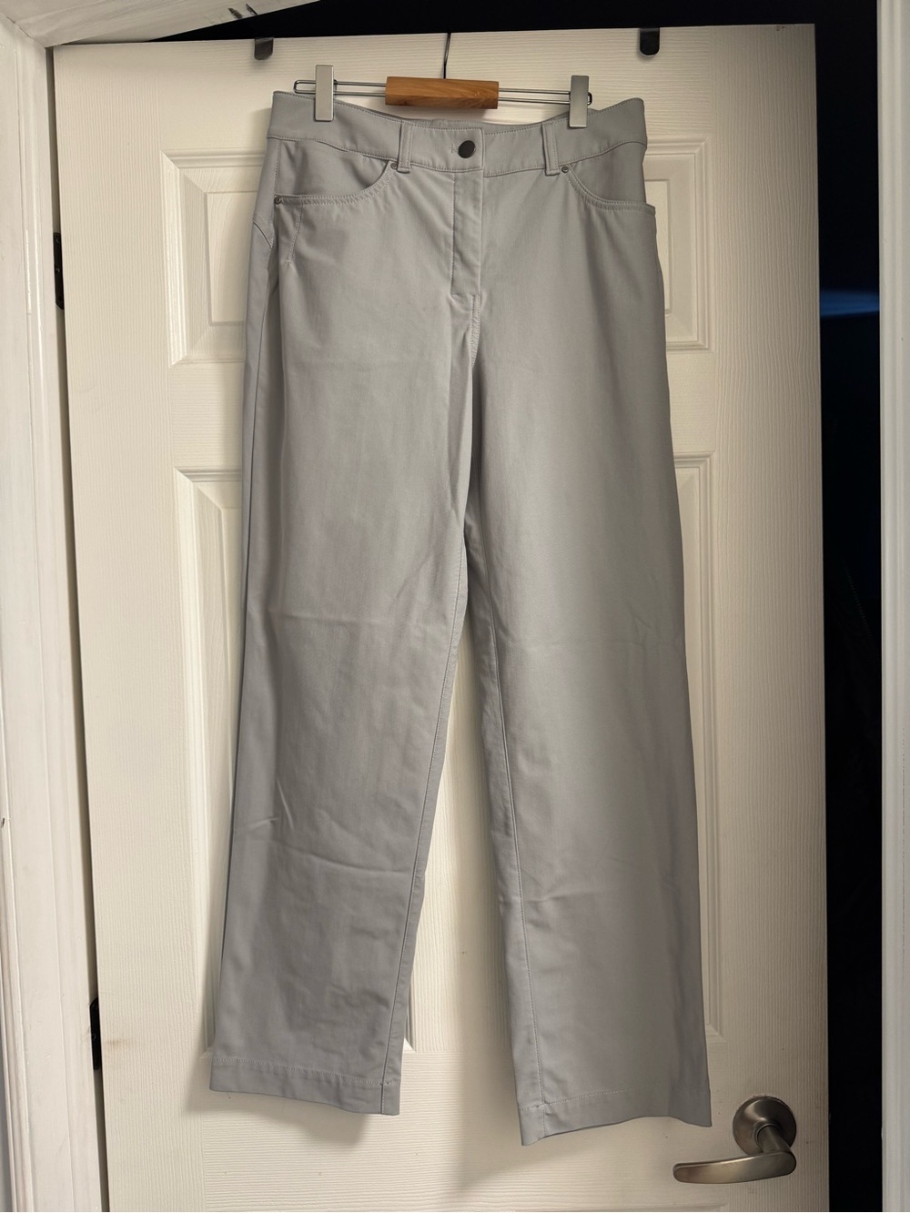 Lululemon Women's Light Gray Straight-Leg Pant